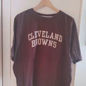 XL Men's brown Cleveland Browns graphic t-shirt Team name in stitc
